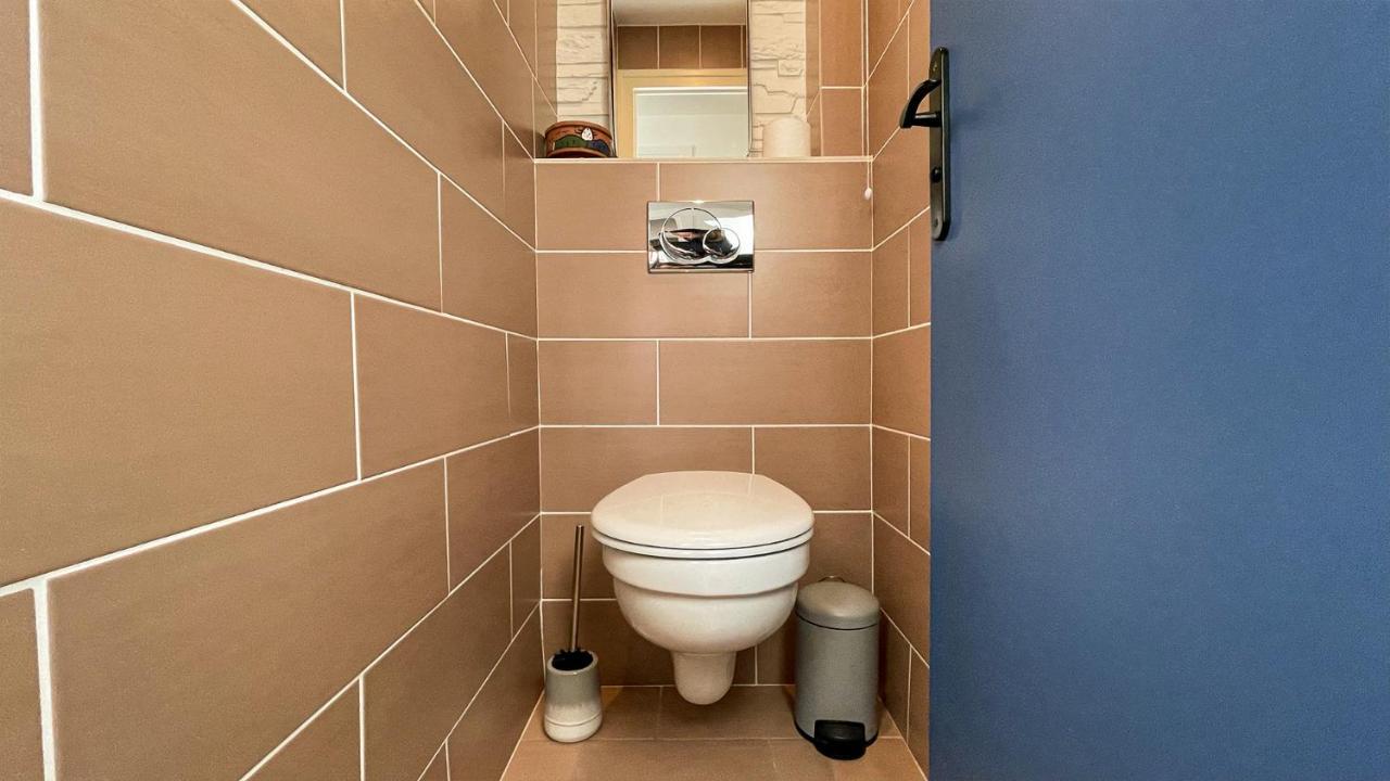 HOMEY MONTAIGNE - New - A 1 min à pied du LAC D'ANNECY - 2 Balcons privés - Appartement avec 2 chambres - Stationnement gratuit toute l'année sauf en été - juin à août Exterior foto